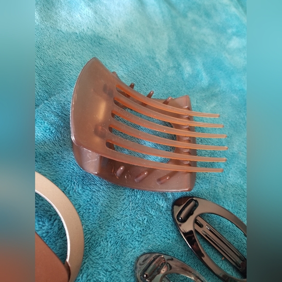 Variety Hair Clip Set - Picture 5 of 6